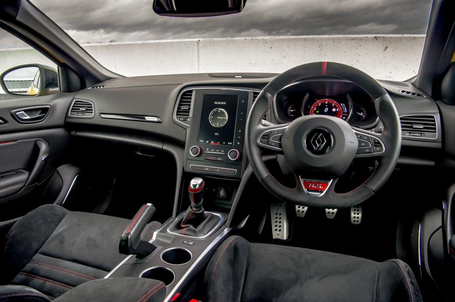 Торпедо Renault Megane R.S. 300 Trophy 2019 года  (UK) (фото 2 из 40)